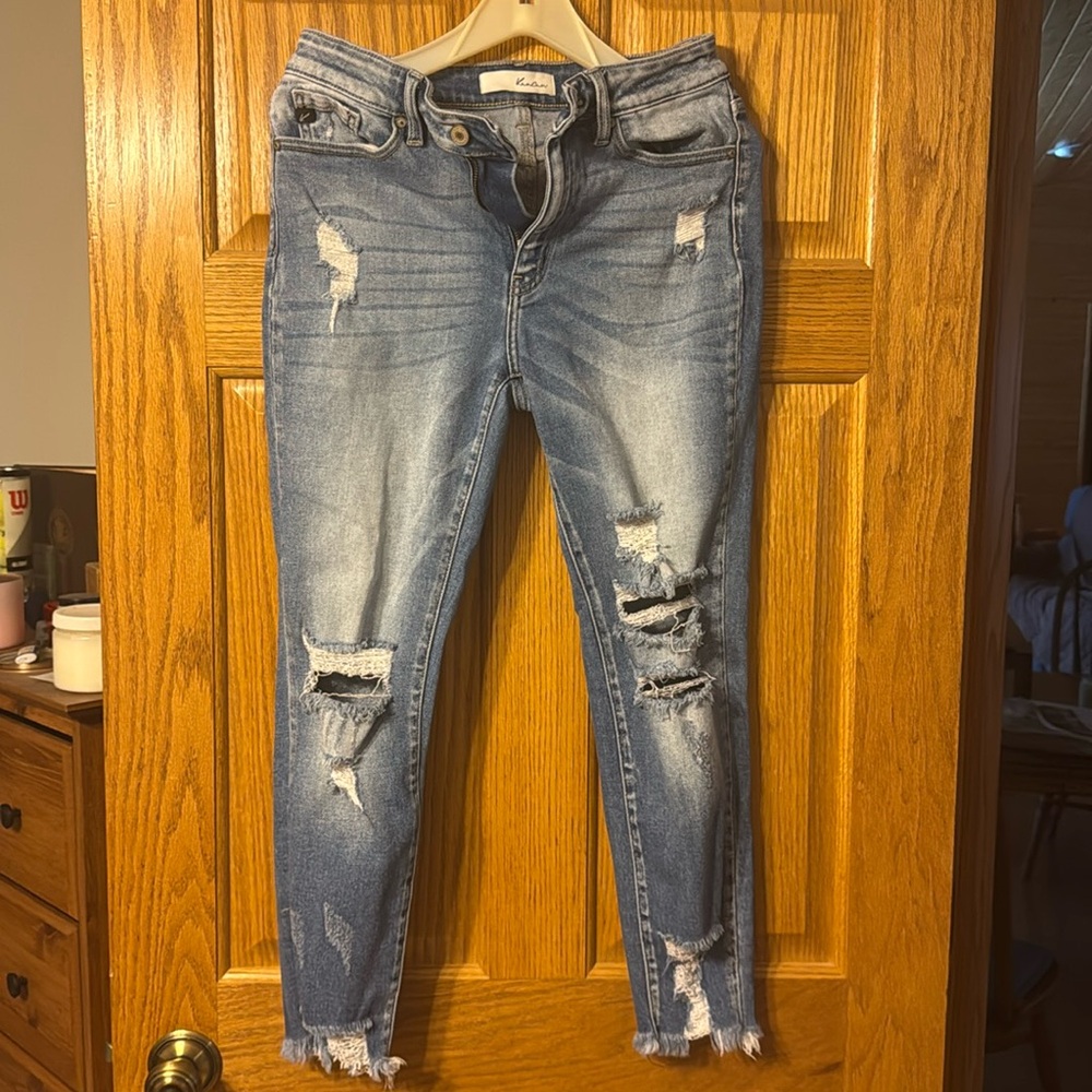 KanCan Distressed Cropped Skinny Jean
11/29